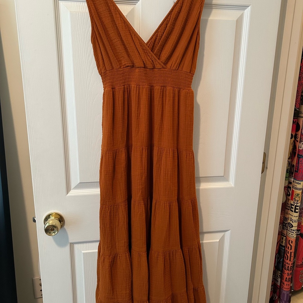 Universal threads crepe material light weight great color sz small